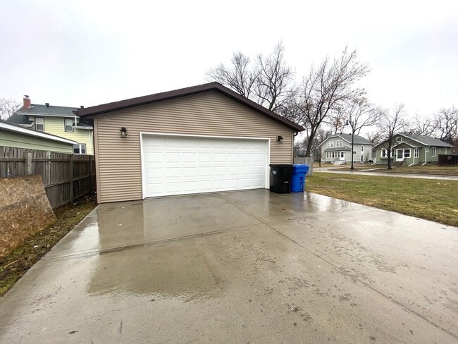 Building Photo - Gorgeous 2 Bed in Downtown Fargo!!