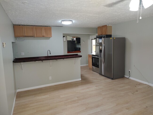 Foto del edificio - 1330 NE Dixie Hwy