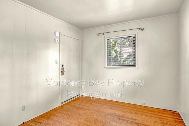 Building Photo - 235 Grove Acre Ave