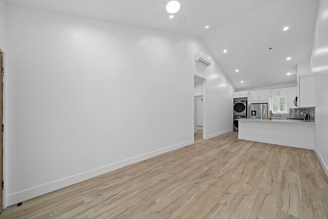 Building Photo - 2616 Glendale Blvd