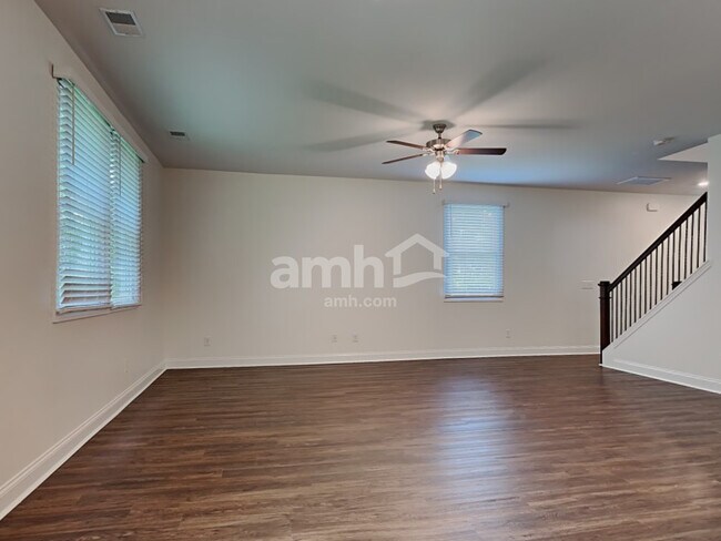 Building Photo - 125 Thatchet Drive