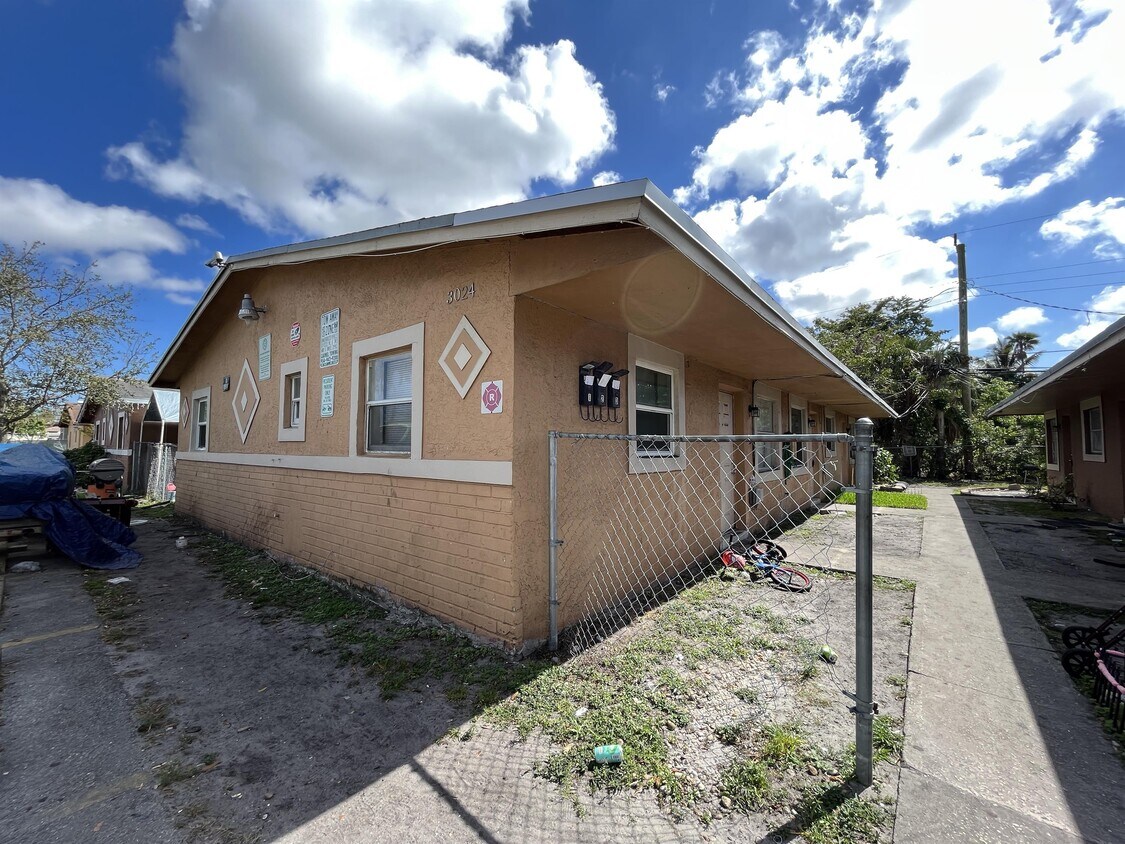 Primary Photo - 3028 NW 2nd St