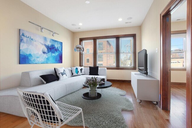 Foto del edificio - 5615 W Lawrence Ave