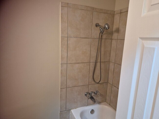 Foto del edificio - 5629 Queen Mary Ln