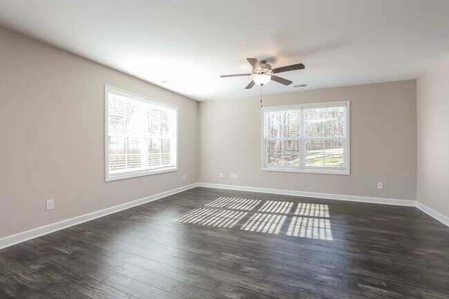 Foto del edificio - 1608 Gambill Wood Dr