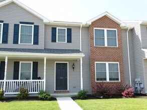 Building Photo - 344 Meadow View Dr
