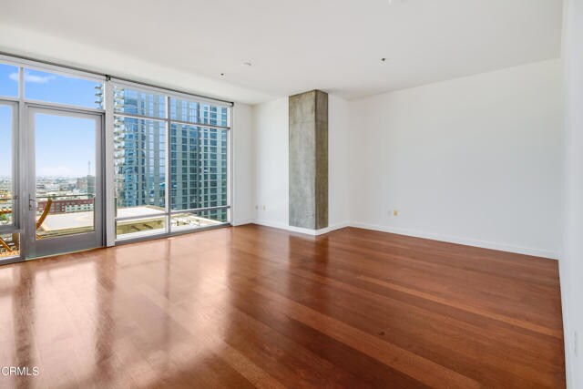 Foto del edificio - 1100 S Hope St