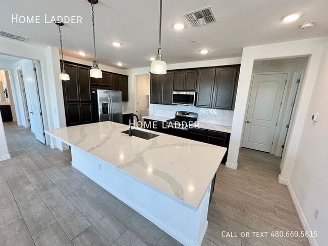 Building Photo - 5100 E Rancho Paloma Dr