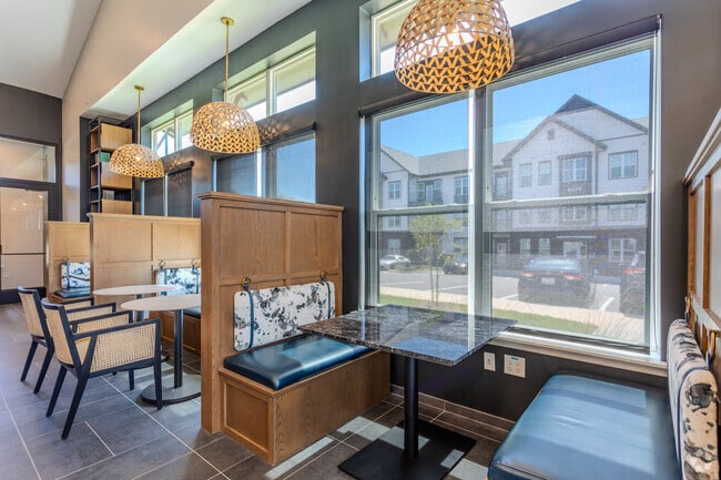 Clubhouse - Plat 4