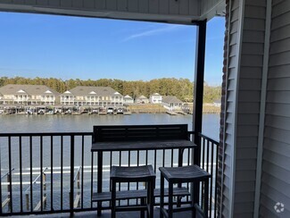 Building Photo - 12386 River Highlands Dr