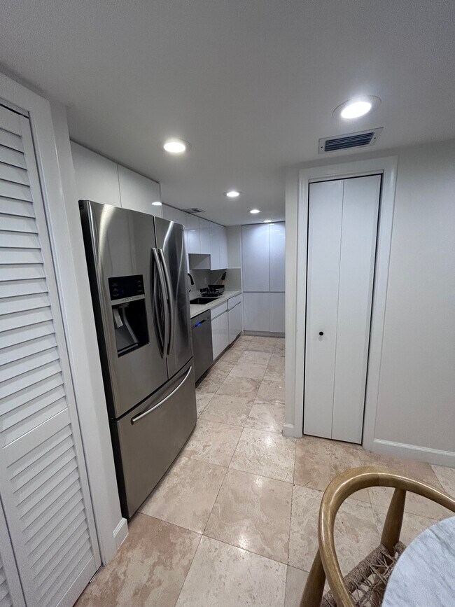 Building Photo - 9801 Collins Ave