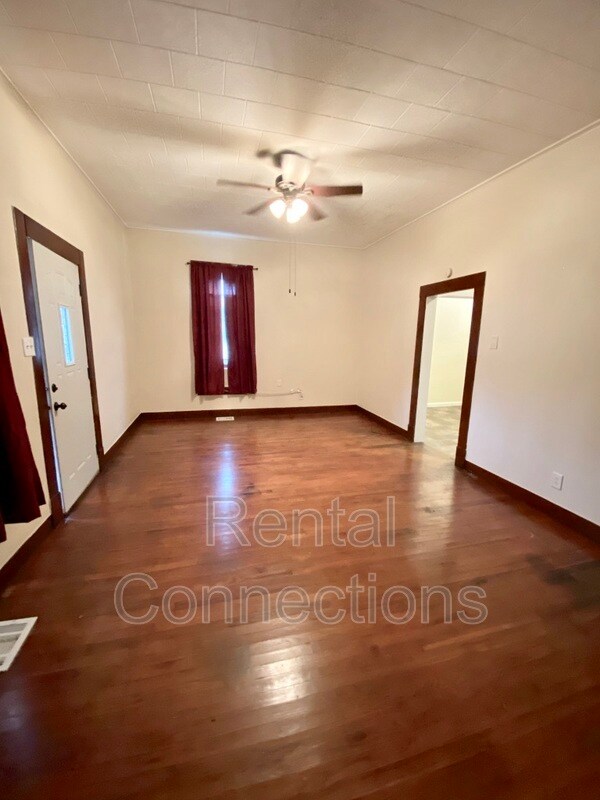 121 S 10th St Unit 1, Herrin, IL 62948 Condo for Rent in Herrin, IL