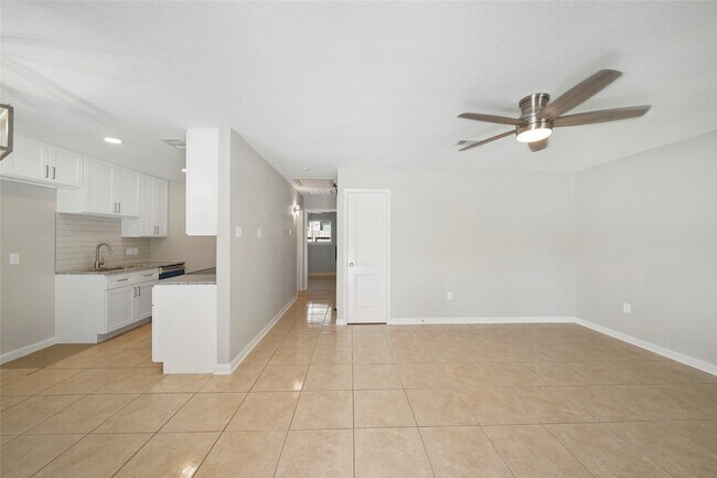 Building Photo - 2526 Appian Wy