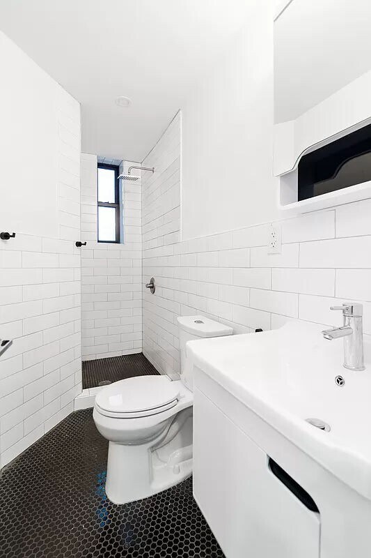 Foto del edificio - 317 East 5th Street