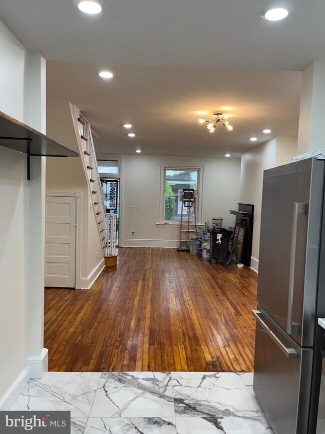 Building Photo - 447 Earlham Terrace