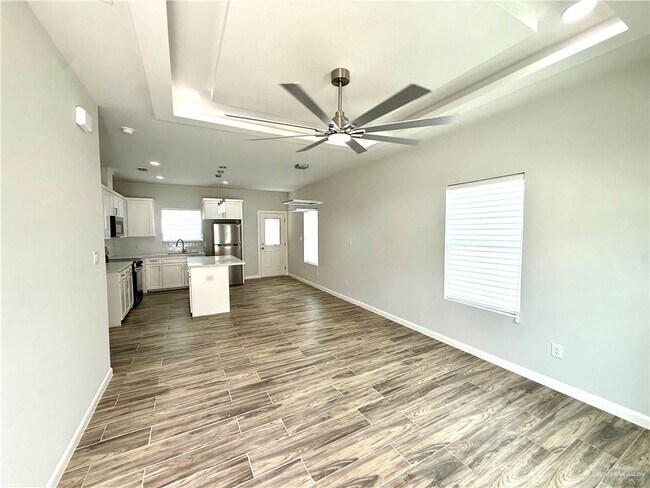 Building Photo - 11 West Dr