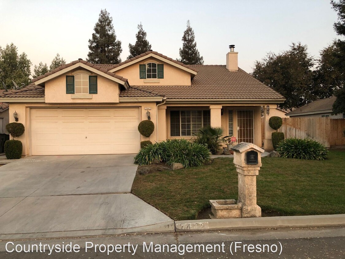 Primary Photo - 7442 N Moosoolian Ave