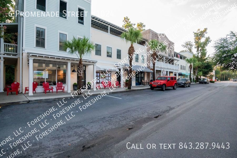 Primary Photo - Townhouse located on Promenade Street in O...