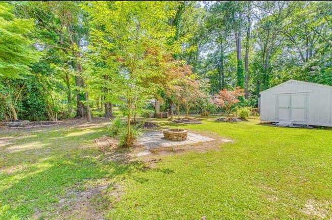 Building Photo - 208 E Columbus St