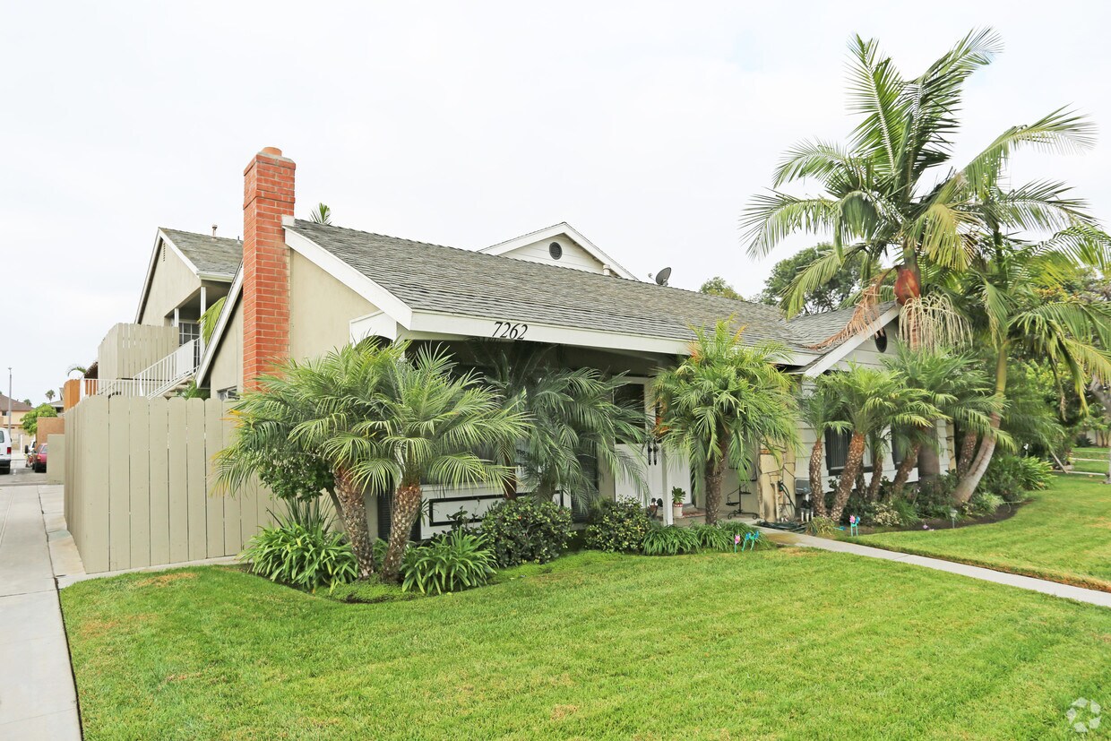 Primary Photo - 7262 La Mancha Cir