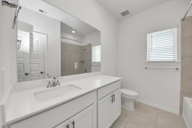 Foto del edificio - 1043 Cedar Pl Ln