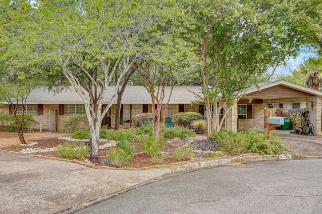 Foto del edificio - Welcome to this beautiful 3-bedroom, 2-bat...