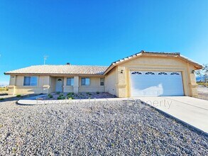 Building Photo - 3280 E Winery Rd