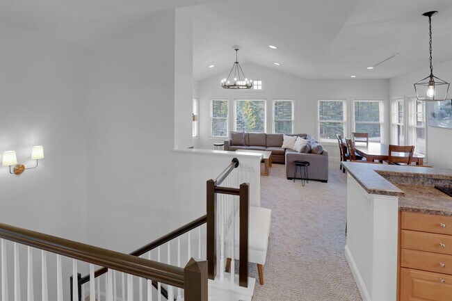 Foto del edificio - 13 Greenscapes Ln