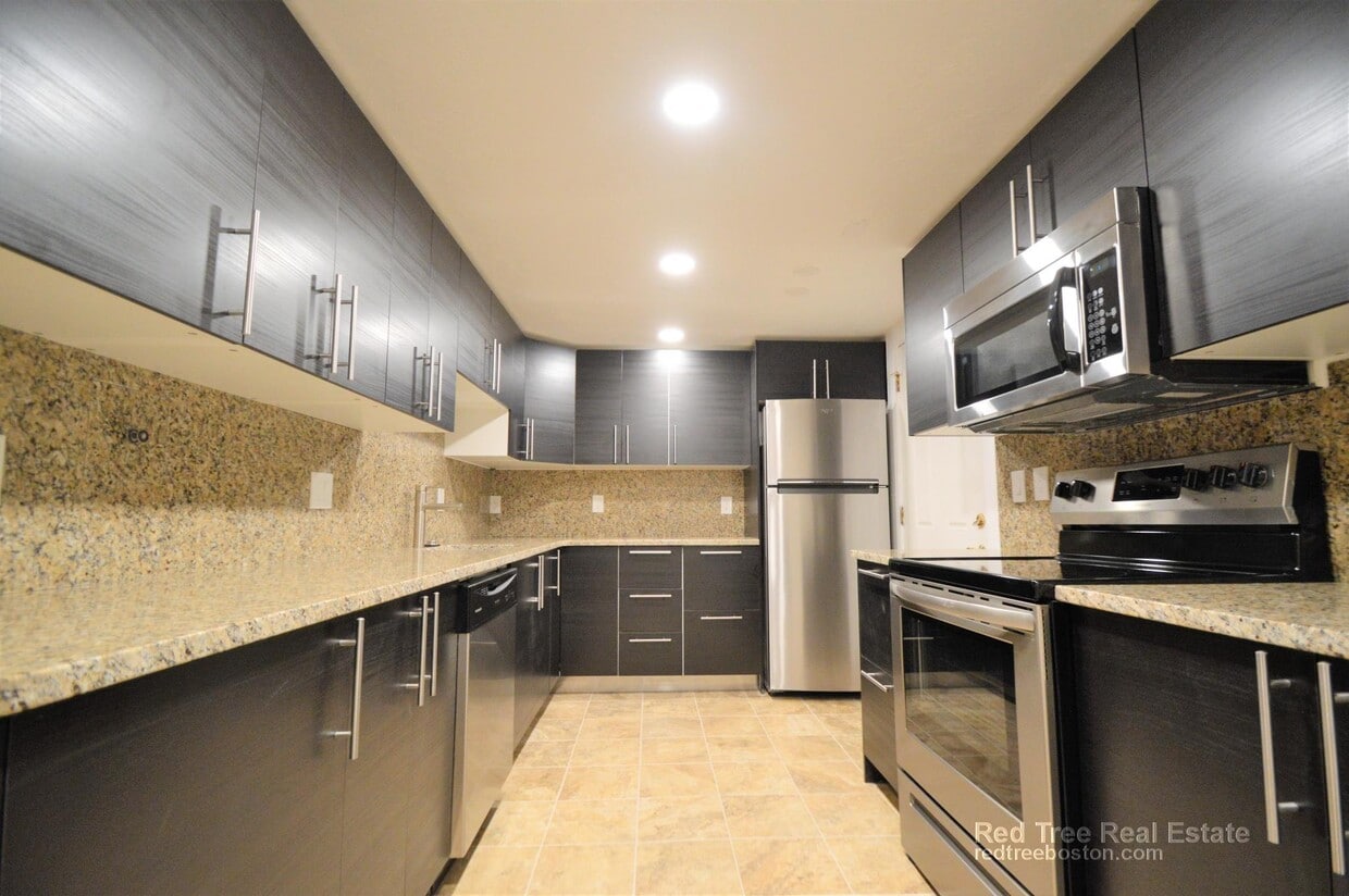 Photo - 73 Thatcher St. Unit 002