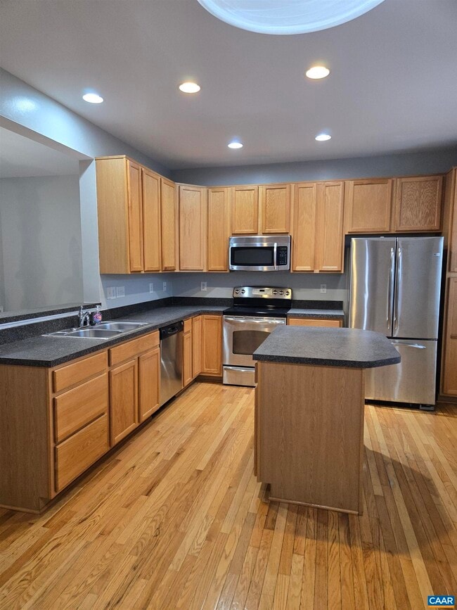 Foto del edificio - 2452 Abington Dr