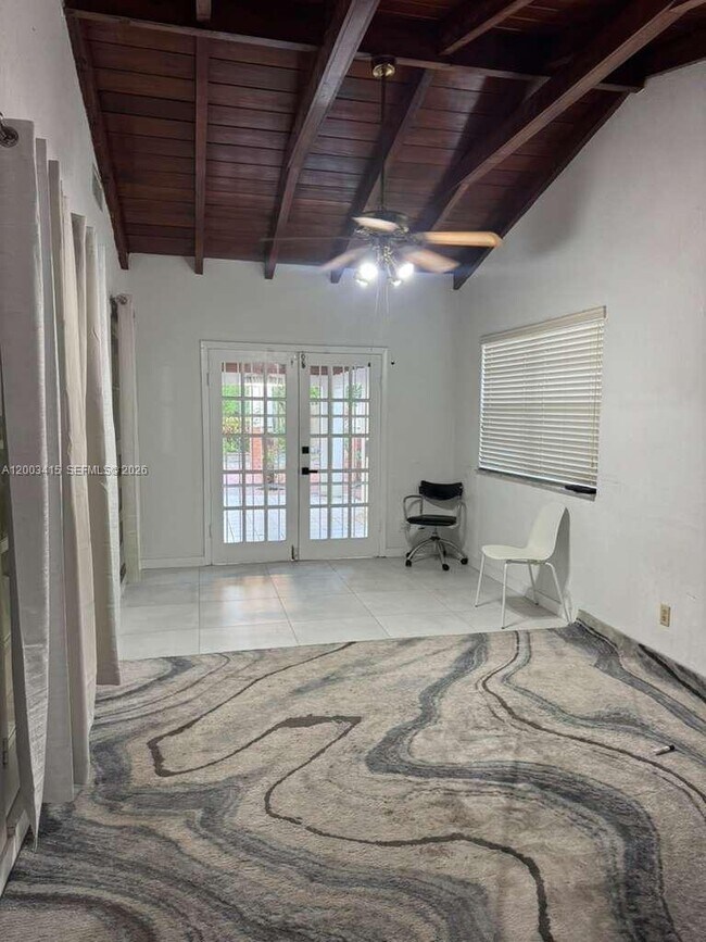 Foto del edificio - 3600 SW 26th St