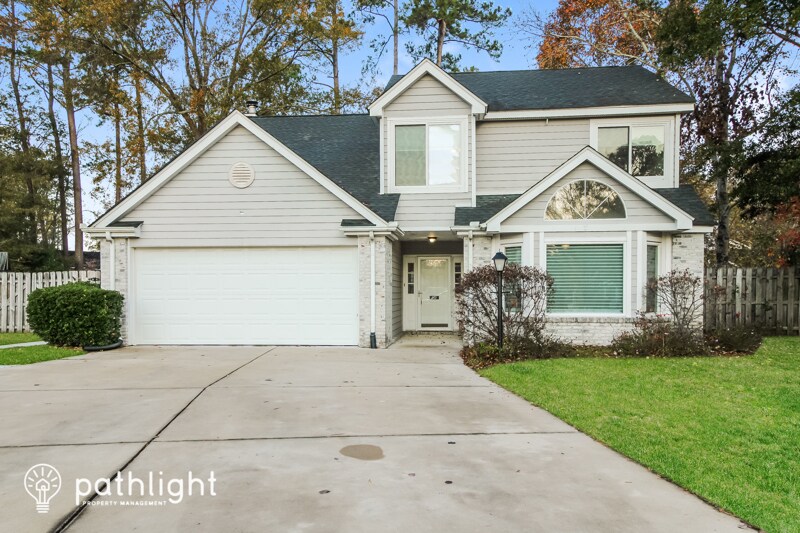 Foto principal - 302 Scotts Mill Ct