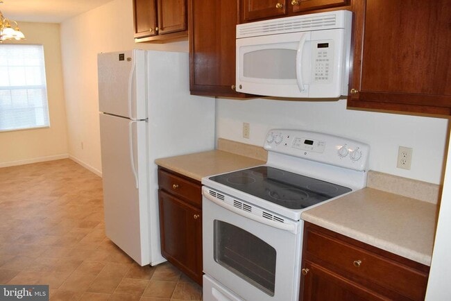 Building Photo - 2807 Roosevelt Dr