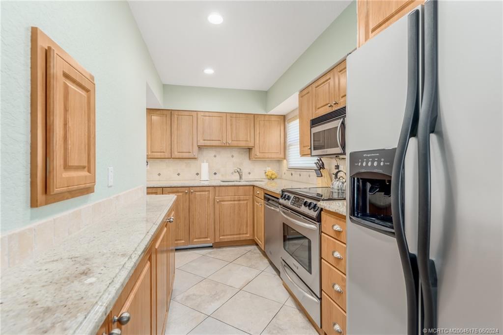 Foto principal - 3901 SE St Lucie Blvd