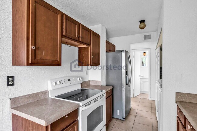 Foto del edificio - 3590 Blue Lake Dr