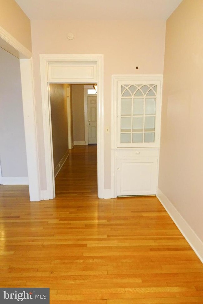 Building Photo - 203 S Park Ave