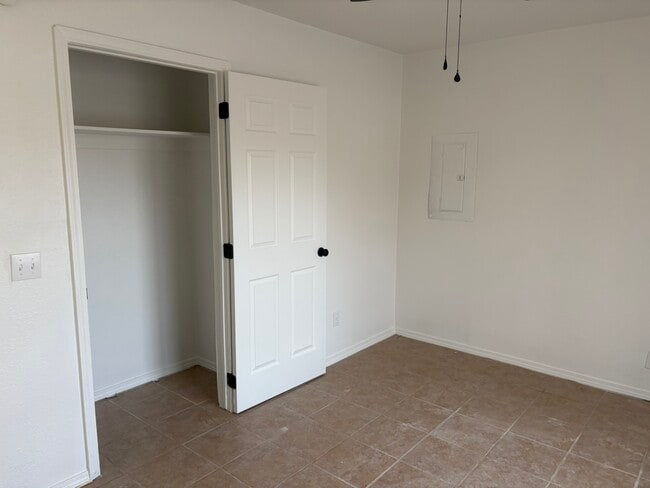 Building Photo - 16376 Hamestring Rd