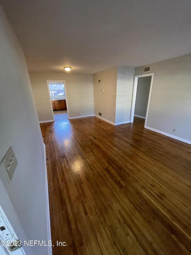 Building Photo - 5452 Santa Rosa Way