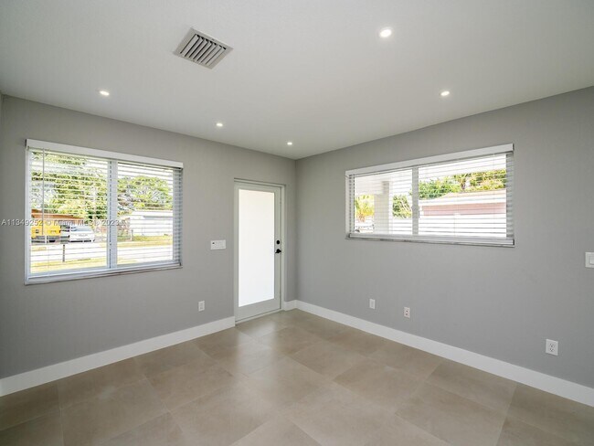 Foto del edificio - 950 NW 34th Way