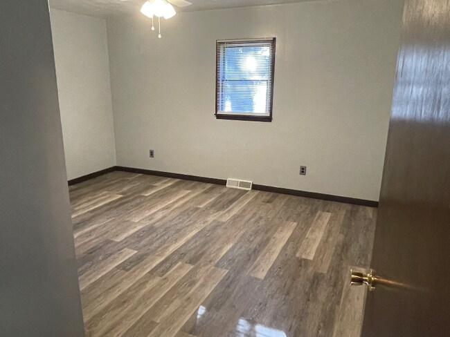Foto del edificio - 4755 Oak Ridge Rd