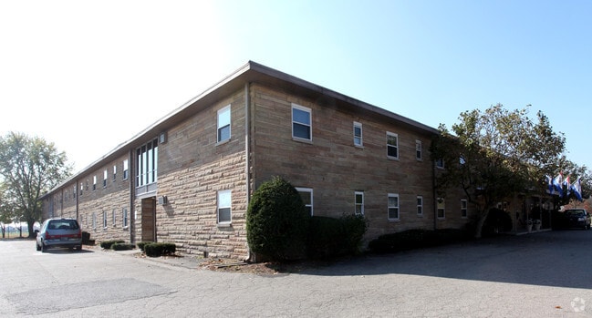 Building Photo - Cedarbrook Apartments