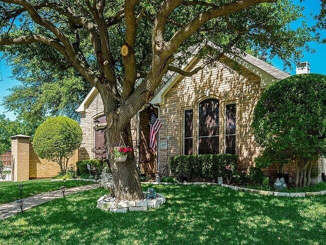 Foto del edificio - 3337 Candlewood Trail