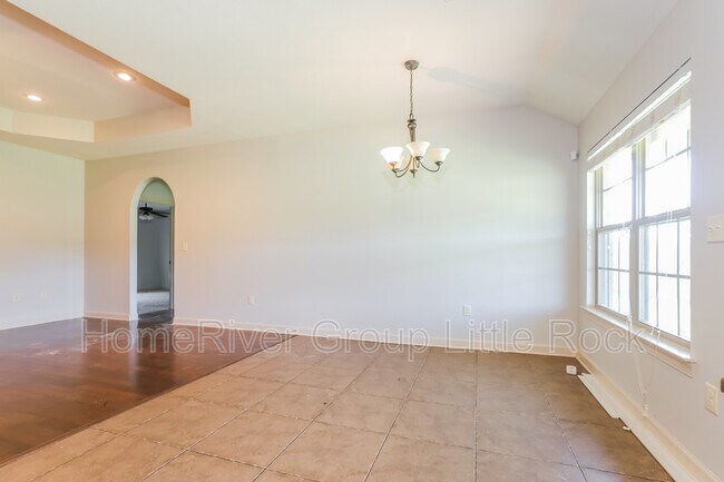Building Photo - 16 Eaglebrook Dr