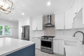 Building Photo - 8825 SW 81st St