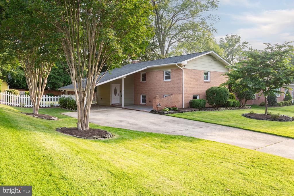 Primary Photo - 2413 Childs Ln