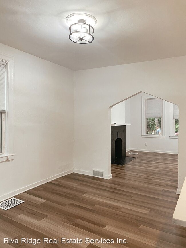 Foto del edificio - 3 br, 1 bath House - 425 Parklow Street