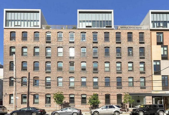 Building Photo - 122 West St