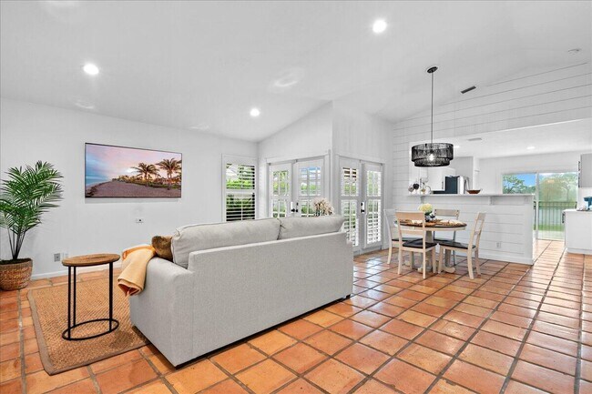 Foto del edificio - 2542 Bedford Mews Dr