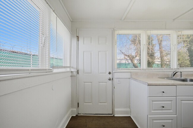 Foto del edificio - 821 Mt Vernon Ave