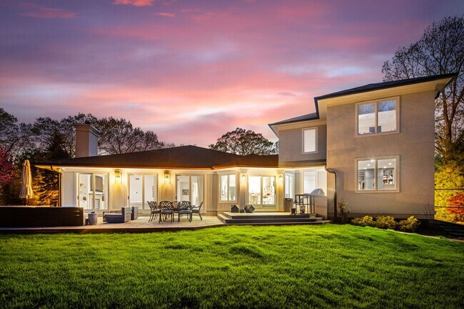 Foto del edificio - 425 Highview Rd